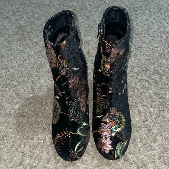 Anthropologie Steven by Steve Madden Lissa Bootie black velvet floral embroider - Picture 5 of 13